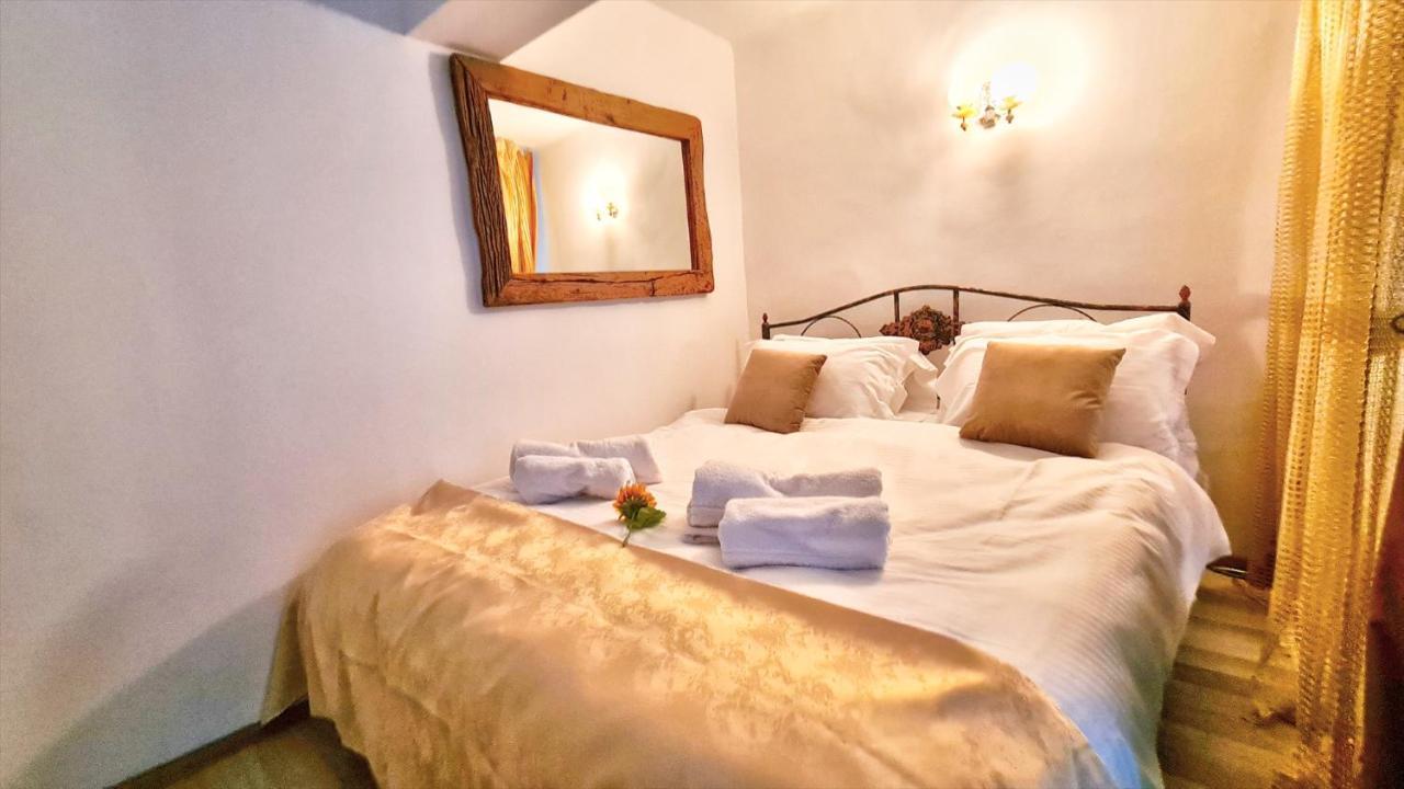 Royal Mansion In Unirii Square Apartman Kolozsvár Kültér fotó