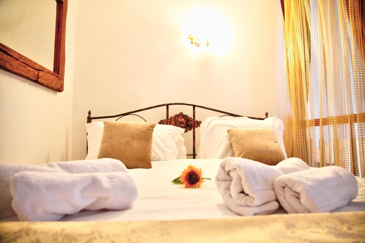 Royal Mansion In Unirii Square Apartman Kolozsvár Kültér fotó