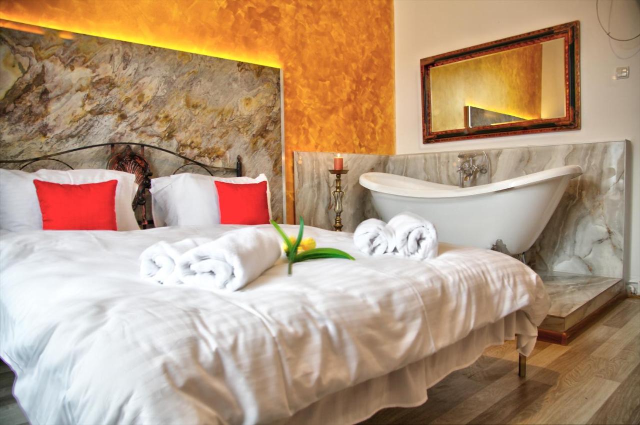 Royal Mansion In Unirii Square Apartman Kolozsvár Kültér fotó